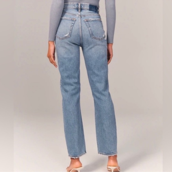 Abercrombie Dad High Rise Distressed Jeans in Medium Wash - Picture 2 of 7